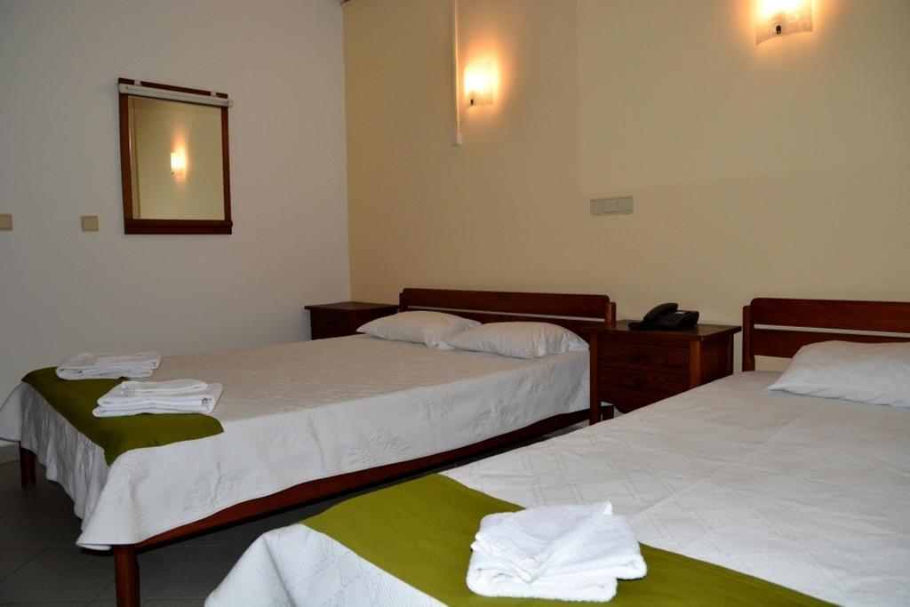 Residencial A Doca Hotel FAO Room photo