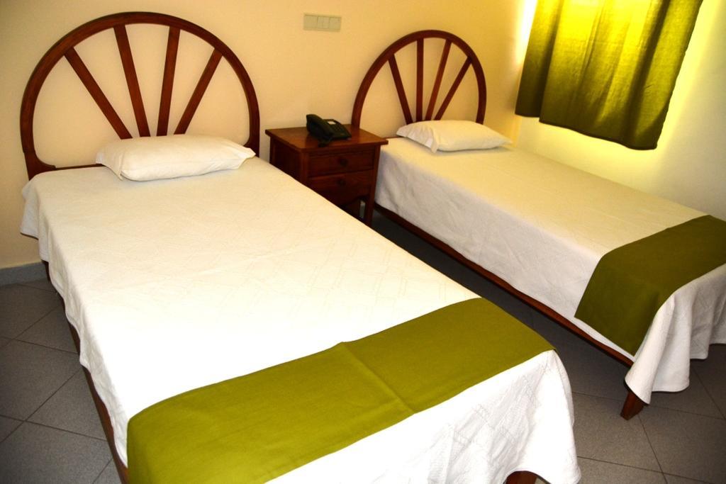 Residencial A Doca Hotel FAO Room photo