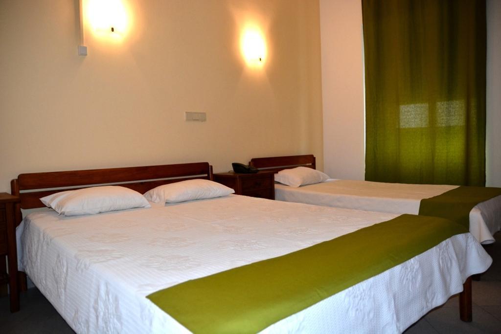 Residencial A Doca Hotel FAO Room photo